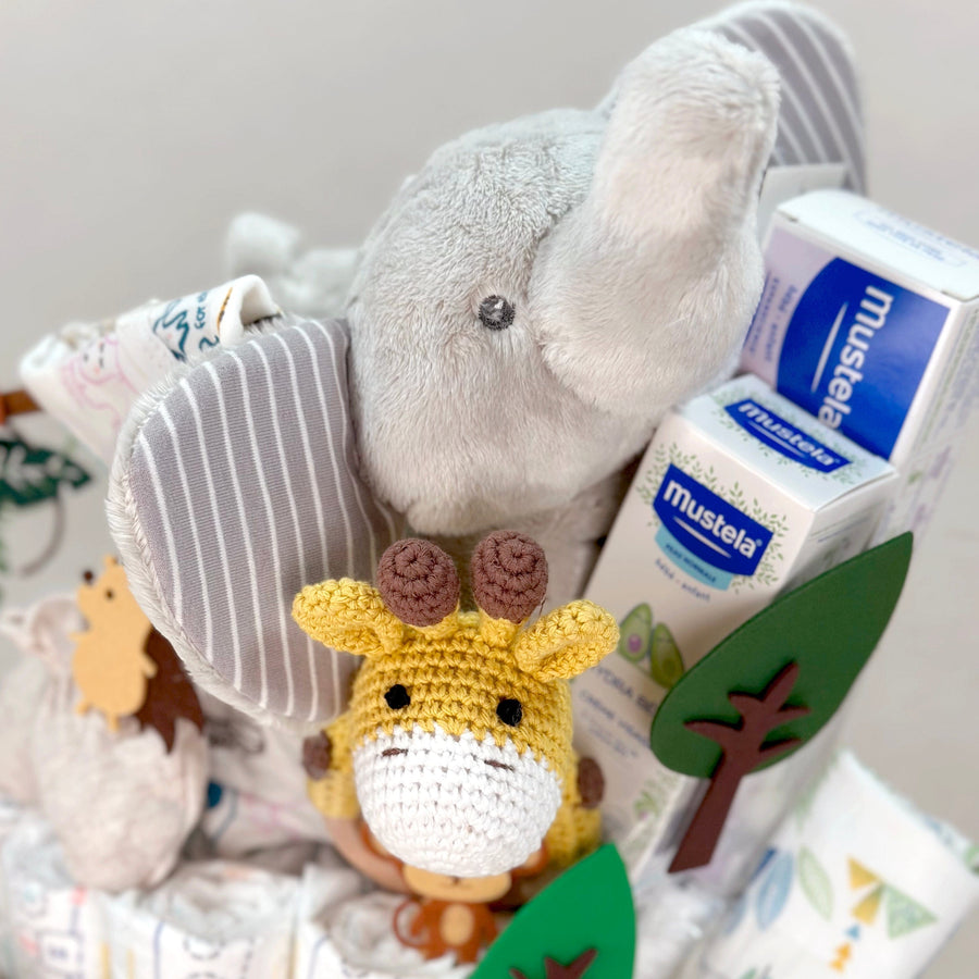 FOREST DIAPER CAKE HAMPER｜Plush Toy｜Animals Rattle｜Romper｜Bib｜Mitten｜socks｜Barrier Cream｜Facial Cream｜Diapers｜森林主題尿片蛋糕禮籃｜毛絨公仔｜動物搖鈴｜嬰兒連身衣｜口水肩｜嬰兒手套｜嬰兒造型襪｜護膚膏｜水份潤面霜