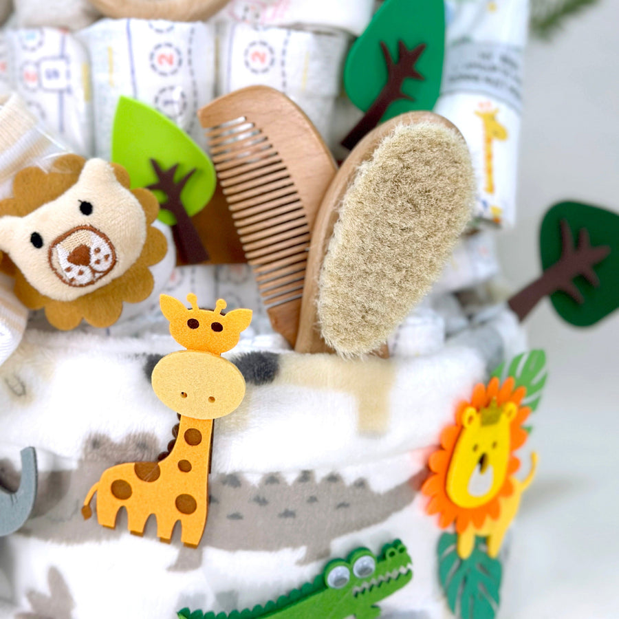 FOREST DIAPER CAKE HAMPER｜Plush Toy｜Animals Rattle｜Romper｜Bib｜Mitten｜socks｜Barrier Cream｜Facial Cream｜Diapers｜森林主題尿片蛋糕禮籃｜毛絨公仔｜動物搖鈴｜嬰兒連身衣｜口水肩｜嬰兒手套｜嬰兒造型襪｜護膚膏｜水份潤面霜