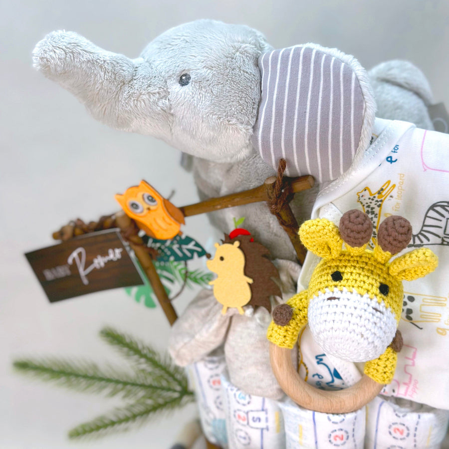 FOREST DIAPER CAKE HAMPER｜Plush Toy｜Animals Rattle｜Romper｜Bib｜Mitten｜socks｜Barrier Cream｜Facial Cream｜Diapers｜森林主題尿片蛋糕禮籃｜毛絨公仔｜動物搖鈴｜嬰兒連身衣｜口水肩｜嬰兒手套｜嬰兒造型襪｜護膚膏｜水份潤面霜