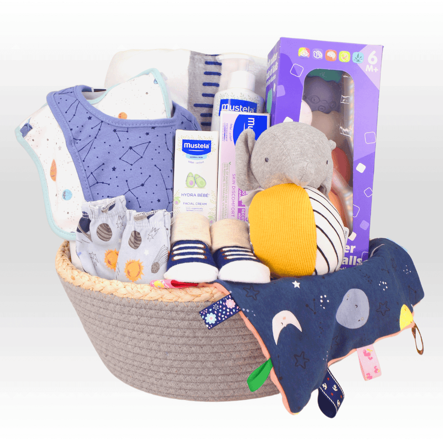 BUNDLE OF BABY JOY HAMPER | Facial Cream | Baby Wet Wipes | Baby Socks | Baby Bib | Complimentary Message Card | BB歡樂誕生禮籃 | 水份潤面霜 | 嬰兒濕紙巾 | 初生嬰兒襪 | 口水肩 | 免費心意卡