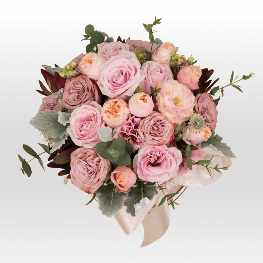 BLUSHING BLOOMS HAMPER｜Rose｜Eustoma｜Seasonal Foliage｜Pink Round Gift Box-Standard｜Message Card｜紅粉緋緋禮籃｜玫瑰花｜桔梗花｜時令伴草｜花泥｜粉色圓形禮盒｜心意卡