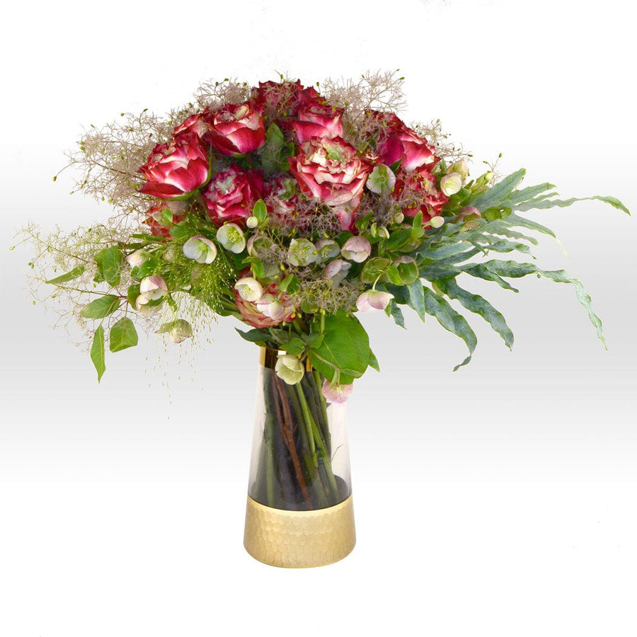 ENCHANTED ROSES VASE BOUQUET HAMPER｜Rose｜Smoke Tree｜Christmas Rose｜Seasonal Foliage｜Golden Glass Flower Vase｜Complimentary Message Card｜迷人玫瑰瓶花禮籃｜玫瑰｜煙霞草｜聖誕玫瑰｜時令伴草｜金色玻璃花瓶｜免費心意卡