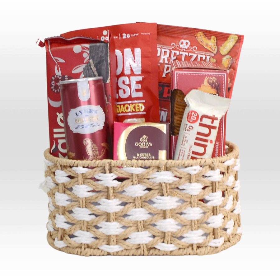 CLASSIC FEAST GIFT HAMPER｜Cheese Snacks｜Seasoned Pretzel Pieces｜Oval Woven Storage Box｜Complimentary Message Card｜經典美食禮籃｜芝士小食｜調味椒鹽脆餅片｜橢圓形編織籃｜免費心意卡