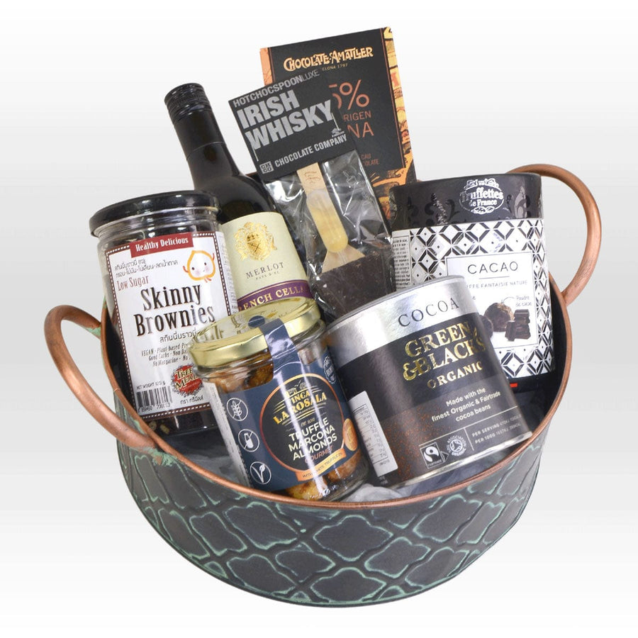 INDULGENCE TREATS HAMPER｜Truffle Chocolate｜Skinny Brownie｜Gourmet Almond｜Cocoa Powder｜放縱時刻禮籃｜松露巧克力｜薄脆布朗尼｜杏仁｜可可粉｜赤霞珠紅酒｜復古金屬籃