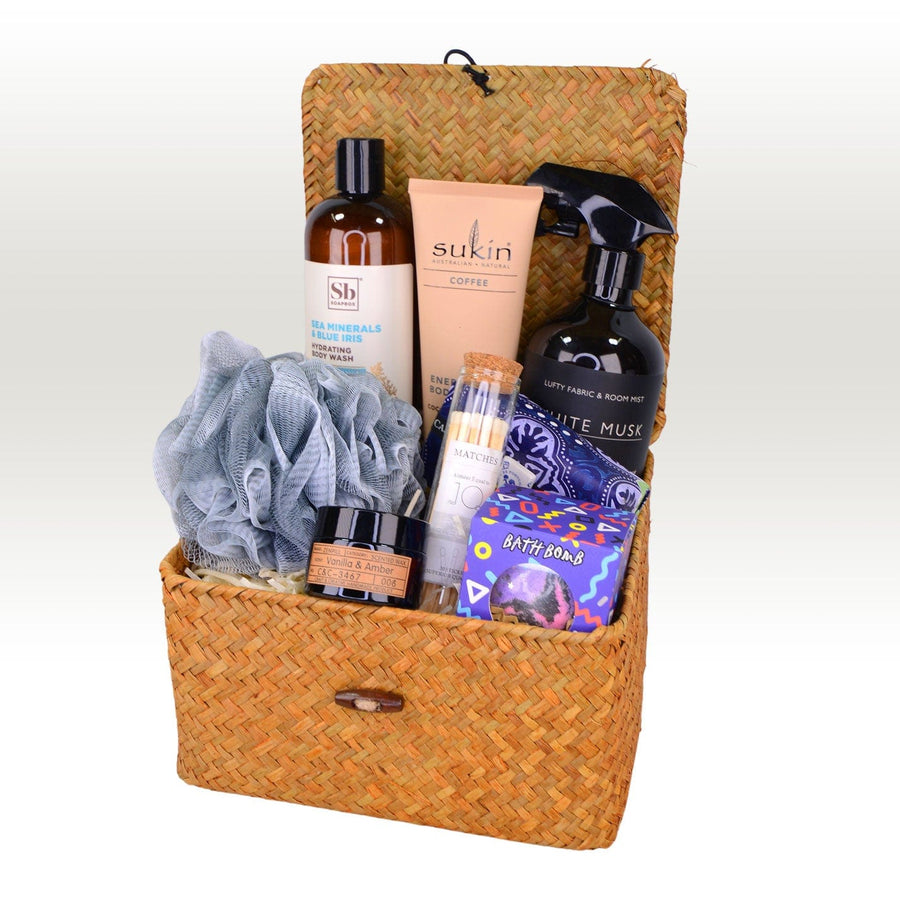 A wicker basket with a VWOWGIFTS FRESH VITALITY BATH FRAGRANCE GIFT BOX in it.