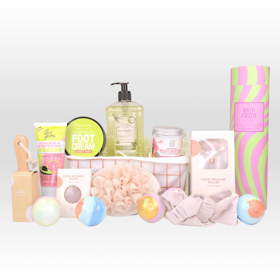 A VWOWGIFTS SELF CARE GIFT SET filled with various bath products.